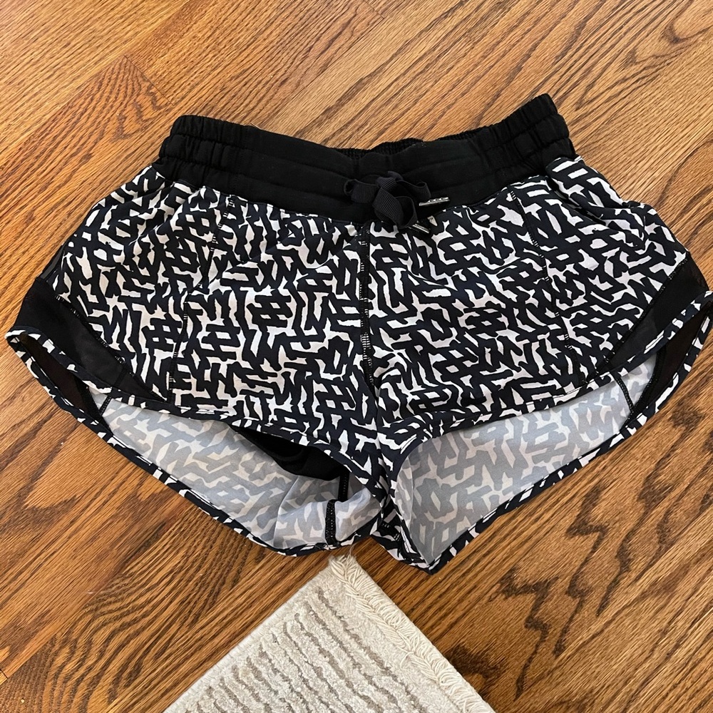 Lululemon Hotty Hot Short 2.5in
